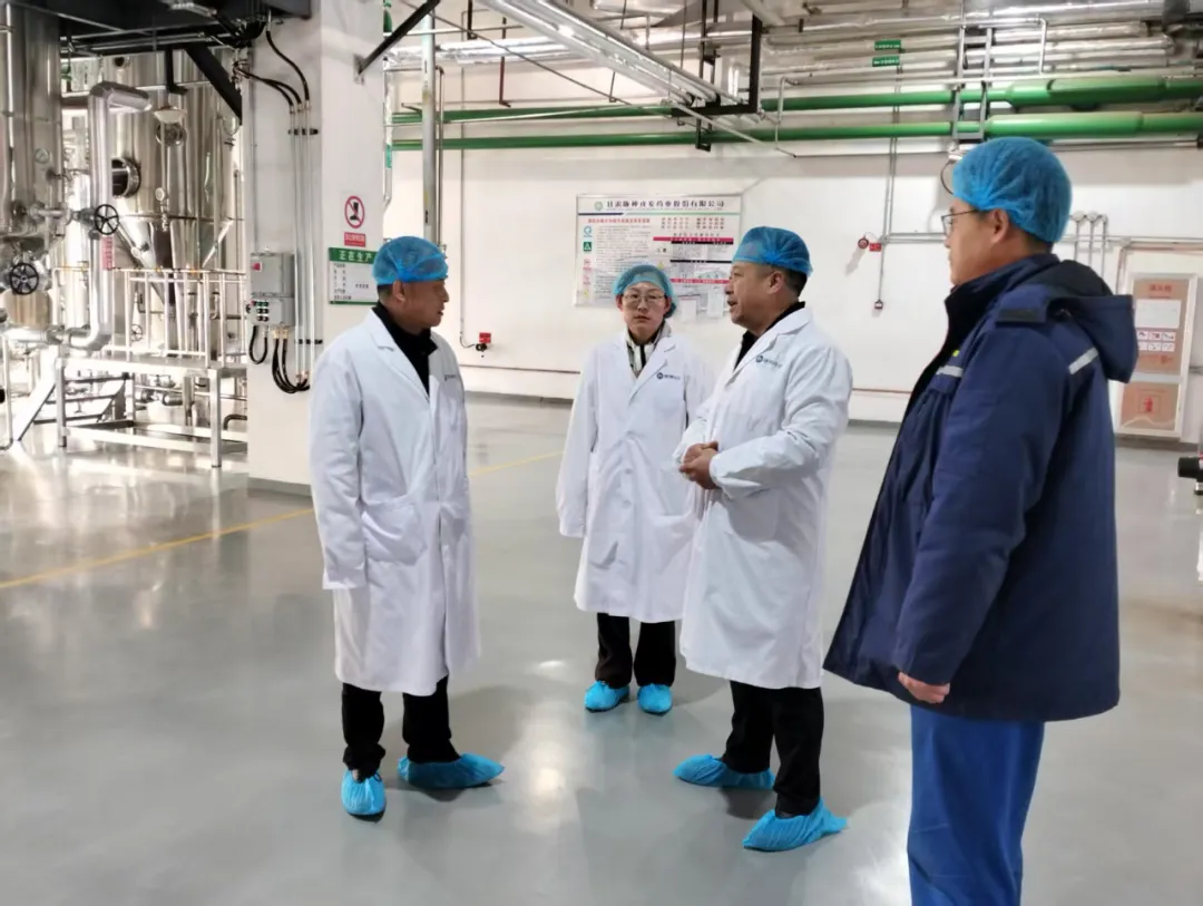 ãéå¢è¦é»ãå¨è£å°éå¢çäº§ä¼ä¸æ°é®ä¸çº¿èå·¥ï¼æ£æ¥å®å¨ãå¼ç­å·¥ä½